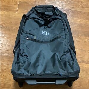 REI Luggage Wheely Beast Wheeled Rolling Travel Suitcase